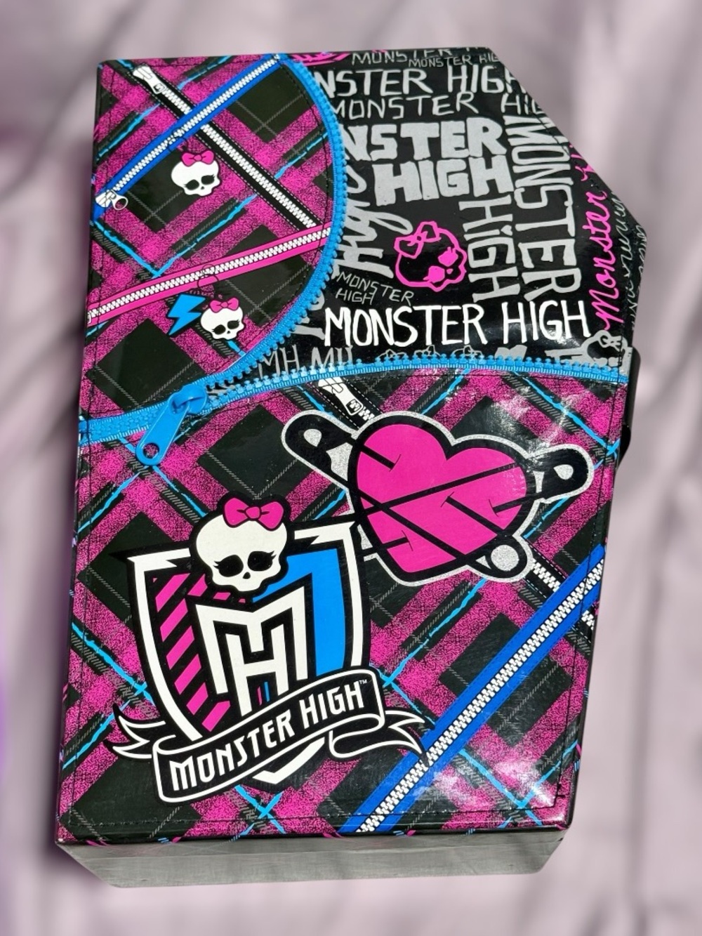 Monster High Doll Accessory Coffin Storage Carrying Case Tara Toy Chain Handle